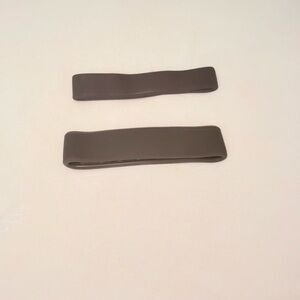 Pony-O hair ties in Brown (small and medium)